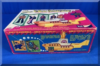 THE BEATLES YELLOW SUBMARINE DISPLAY PLASTIC MODEL KIT 617-200
