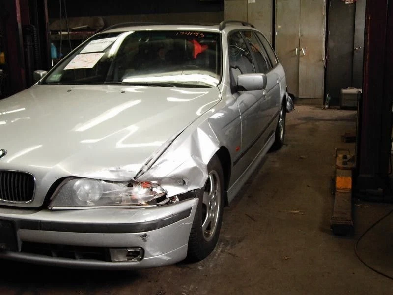 99-00 BMW 528i Driver Tail Light Station Wagon Quarter Panel Mounted - Image 2 of 4