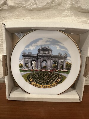 puerta alcala spain madrid souvenir memento ceramic porcelain decorative plate