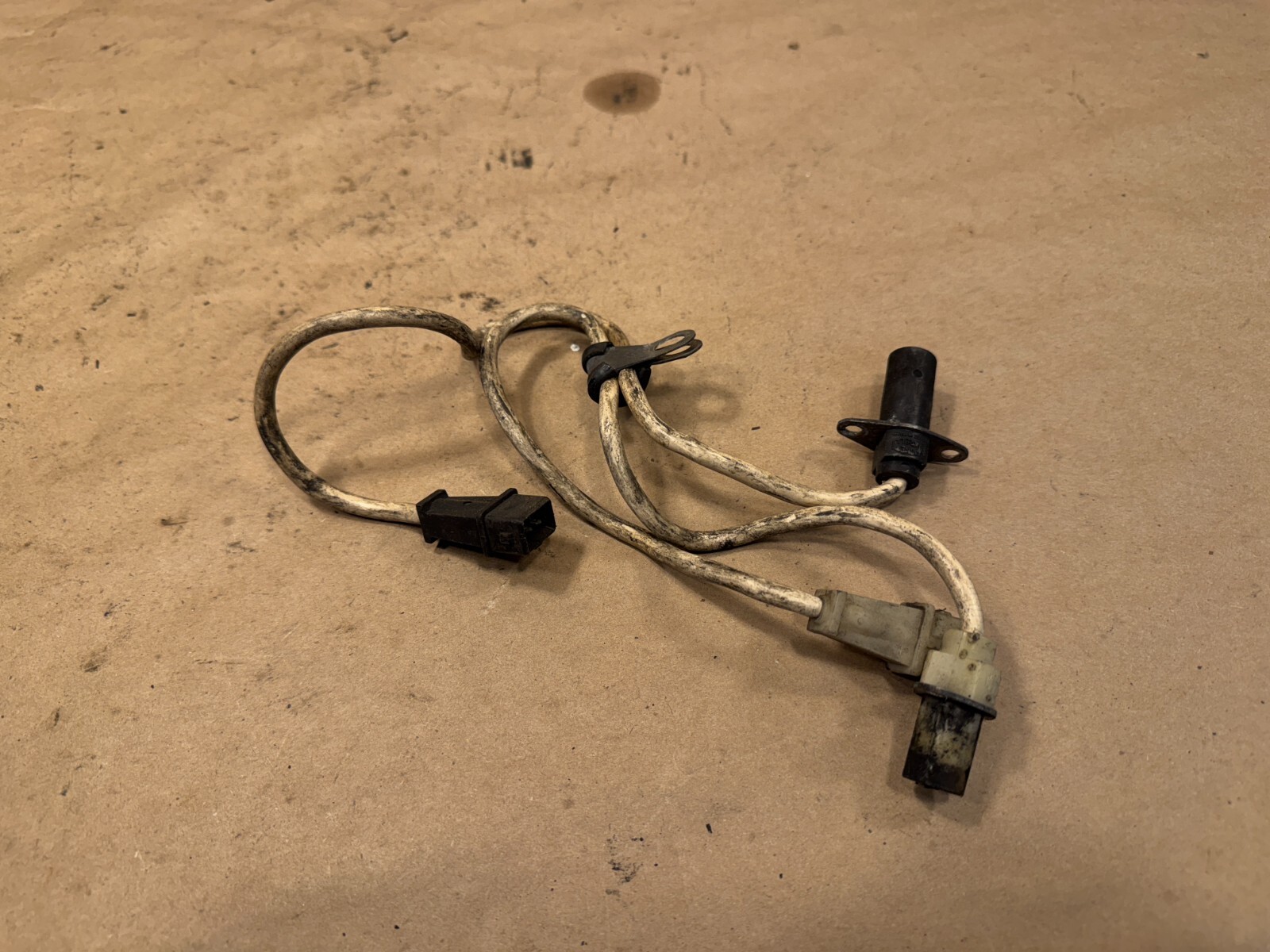 Ferrari Testarossa Tachimetric and TDC Sensor OEM PN 119052 124241