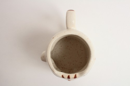 Mino ware Japanese Pottery Mug Cup Manekineko Cat Chiffon White made in Japan - Picture 7 of 8