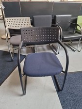 Vitra - Visavis - Konferenzstuhl / Freischwinger - Stoff - Blau - A256