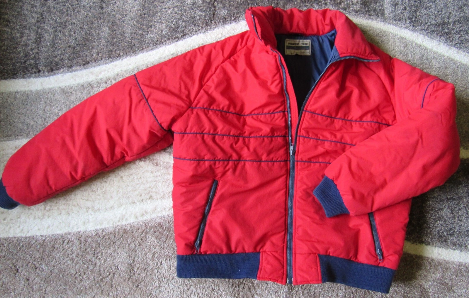 MENS WINTER JACKET SIZE XL RED INSULATED LINED