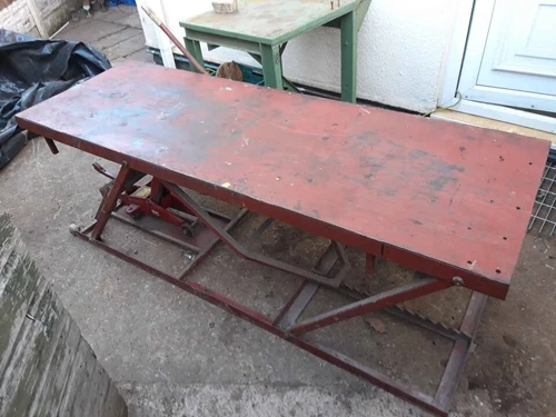 Hydraulic motorbike table lift, 6ft x 2ft platform