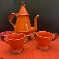 METLOX POTTERY POPPY TRAIL RED ROOSTER COFFEE POT & LID Sugar & Creamer