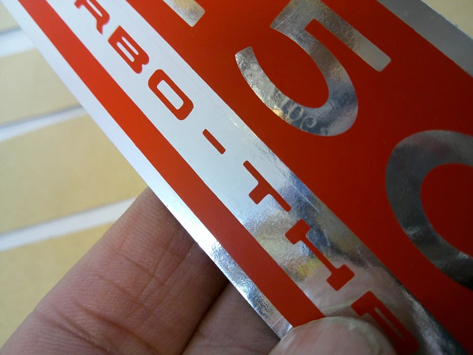 Nuevo de Lote Antiguo Fabricante Original GM Motor Válvula Cubierta Filtro de Aire Fábrica Original Calcomanías Emblemas Etiquetas Foto 4 de 4