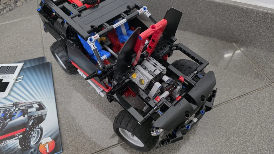 LEGO Technic 8081 Extreme Cruiser, foto 4 di 4