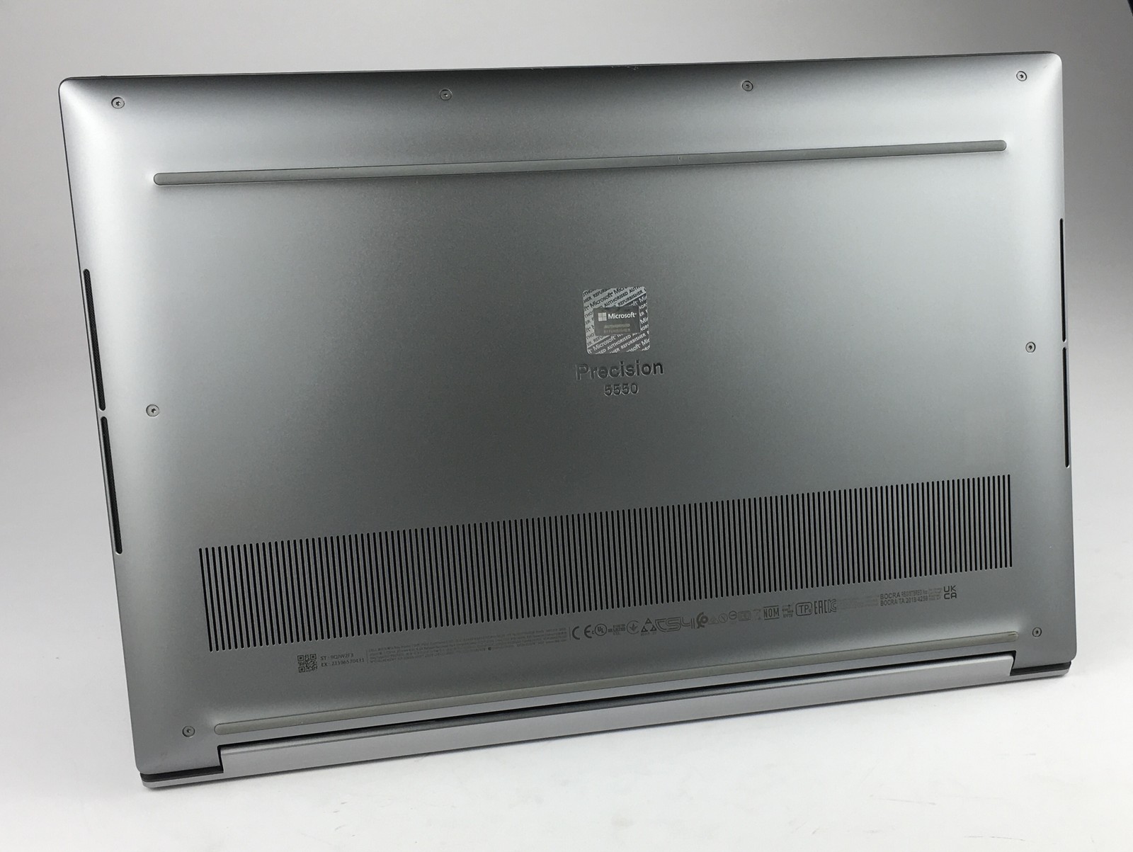 Dell Precision 5550, 15.6-Inch Laptop, with Intel Core i7 10th Gen., Windows 11 Pro