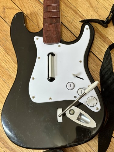 Harmonix Fender Stratocaster Wireless Guitar for Xbox 360 Rock Band XBGTS2 Read - Picture 4 of 10