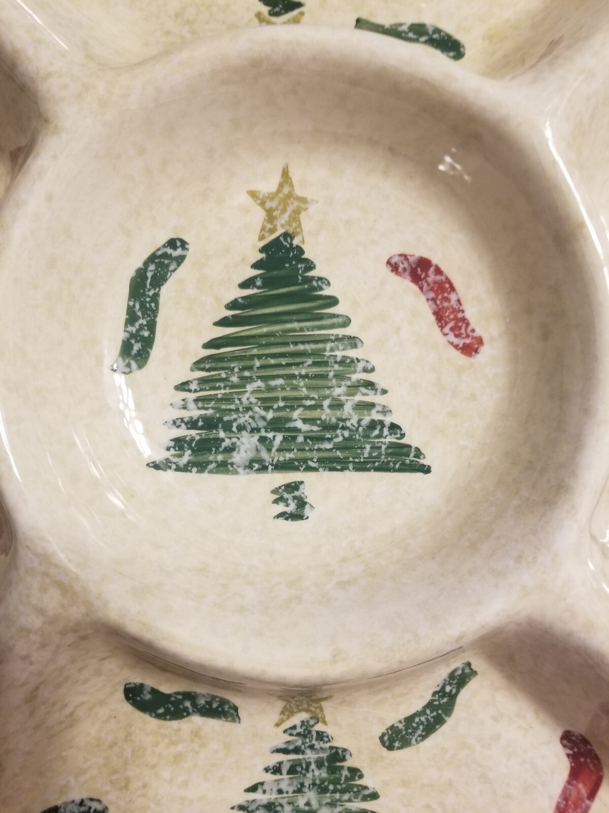 NWOT HausenWare Christmas Holiday 14-3/4" Diameter Chip And Dip Sectioned Server