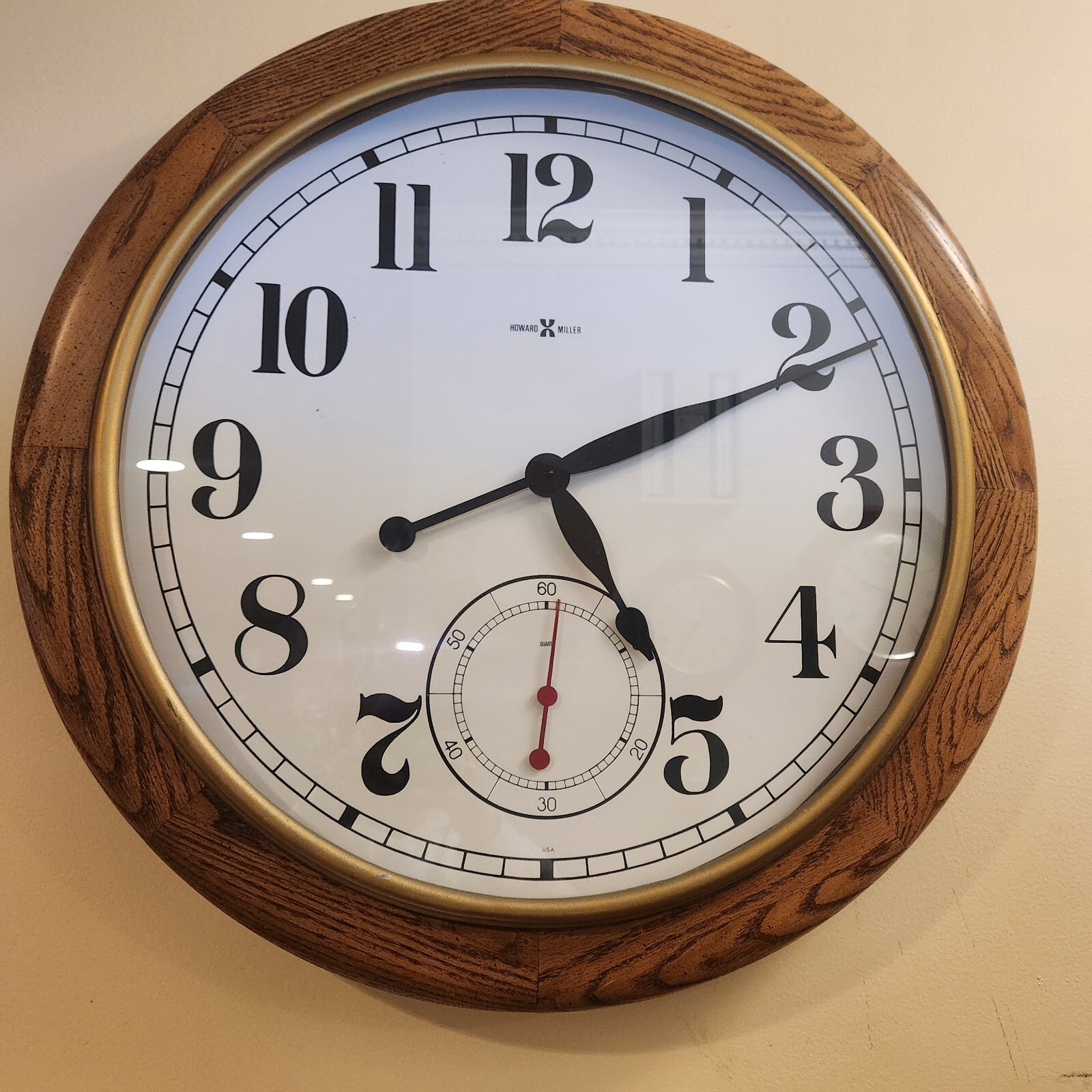 Howard Miller 622-757 Quartz Wall Clock 25” Brown Rim Vintage