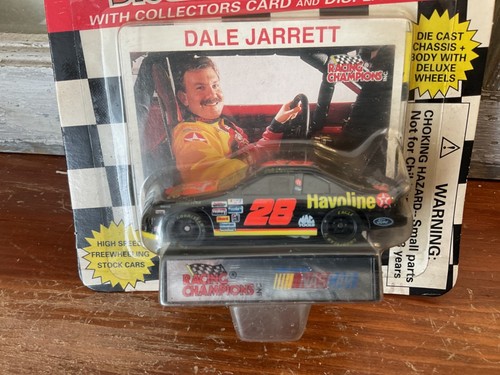 Dale Jarrett #28 Texaco Diecast Vehicle 1995 Racing Champions 1/64 Scale - Picture 2 of 4