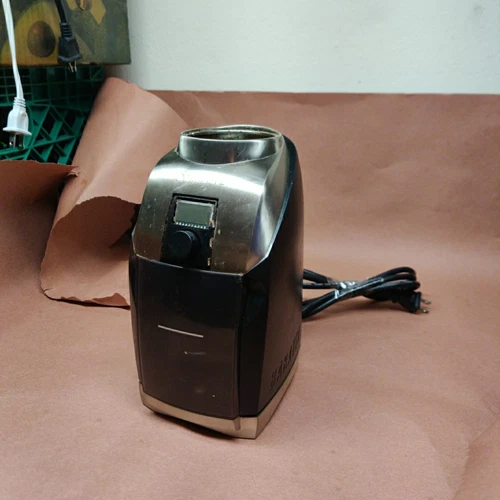 Baratza Virtuoso+ Conical Burr Coffee Grinder Tested No Funnel 