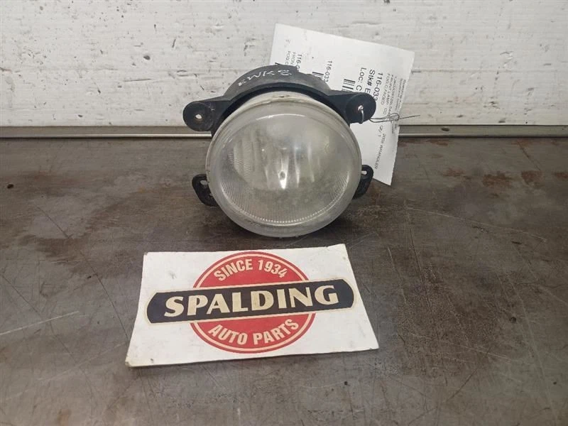 2007-2010 Jeep Wrangler Fog Driving Light Bumper Mounted 11033805 - Image 3 of 4