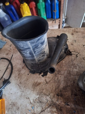 #ad 05 07 F350 OEM 6.0L 6L Diesel Powerstroke Air Intake Cleaner Front Piece #3331 $50.00