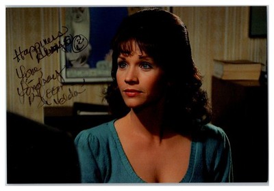 Lindsay Bloom Mike Hammer Hand Signed 4x6 Photo TD46-0923