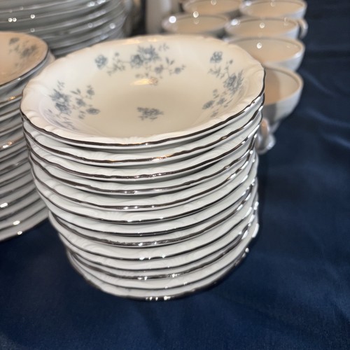 Johann Haviland China 76 Piece Dinnerware, Blue Garland, Vtg. 🔥 - Picture 8 of 17