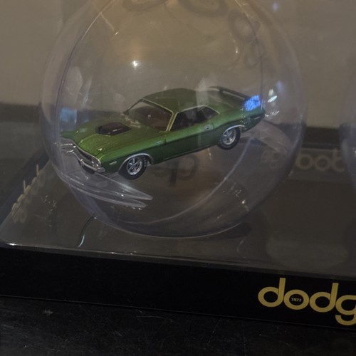 M2 Machines 1971 Dodge Challenger Walmart Exclusive 2024 Christmas Ornament Set - Picture 3 of 12
