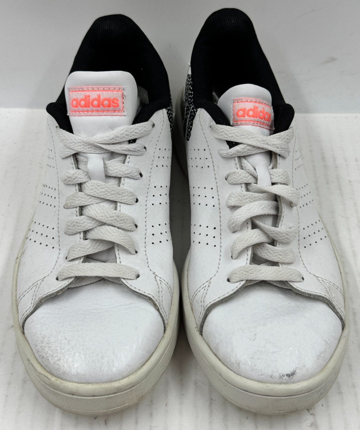 Adidas Advantage Women's Sneakers Size 8 White  Leather Athletic Shoes EH1112 thumbnail 4