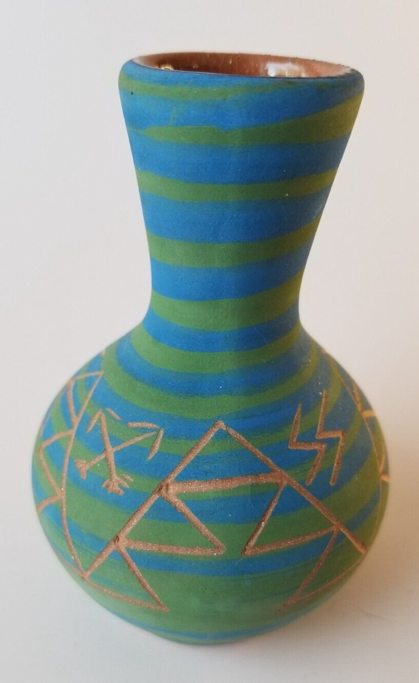 Vintage Sioux  Clay Vase Etched Turquoise Paint, Red Clay 4.25" Signed Hepo