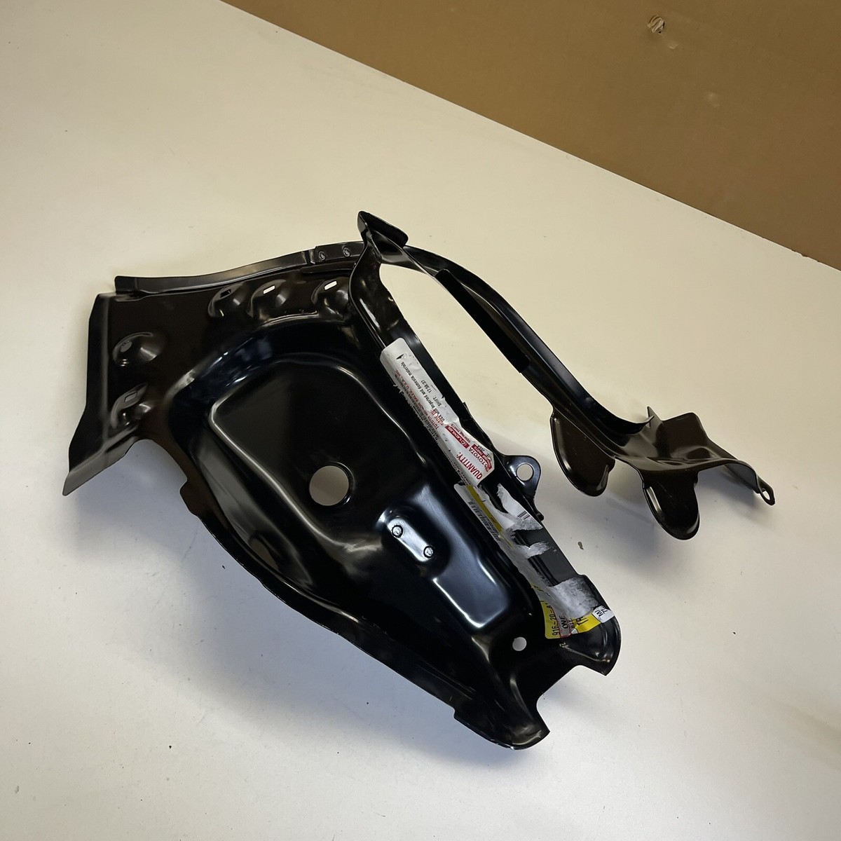 2018-2020 TOYOTA CAMRY REAR RIGHT PASSENGER TAIL LAMP POCKET NEW