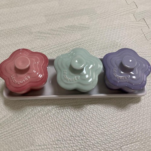 Le Creuset Flower Petite Ramekin Set of 3 with Tray Stoneware Pastel Colors eBay