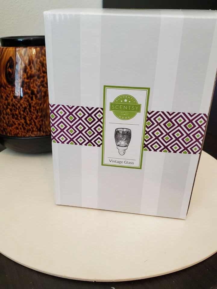Scentsy Vintage Glass Mini Warmer - Image 2 of 2