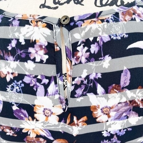 Skies Are Blue Floral Short Sleeve Pullover Blouse Purple Black Gray Striped - Bild 3 von 7