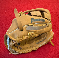 Franklin 4609 RTP Series Leather Laced 9.5" RHT T-Ball Baseball Glove Never Used