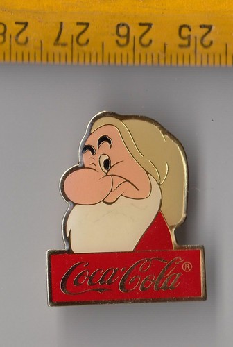 1985 WALT DISNEY 15 year Anniversary pin badge COCA COLA - Picture 21 of 59