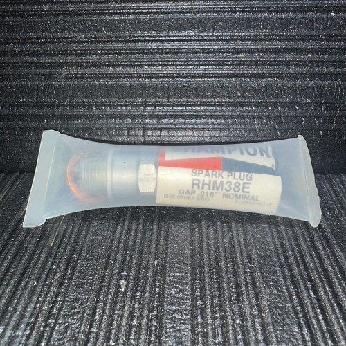 💥 RHM38E CHAMPION AIRCRAFT SPARK PLUG💥 - Foto 1 di 3