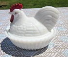 BEAUTIFUL Vintage WESTMORELAND MILK Glass Hen On Nest SPLIT TAIL