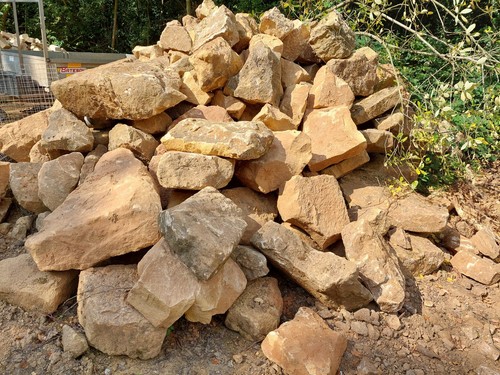 Rockery Large Golden Buff, 10-12 inch Football Size 70-80 Pieces QUARRY PRICES. - Picture 3 of 10