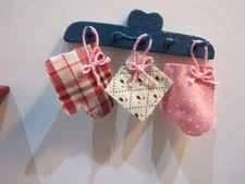 Dollhouse Miniature BLUE RACK WITH THREE POTHOLDERS 1:12