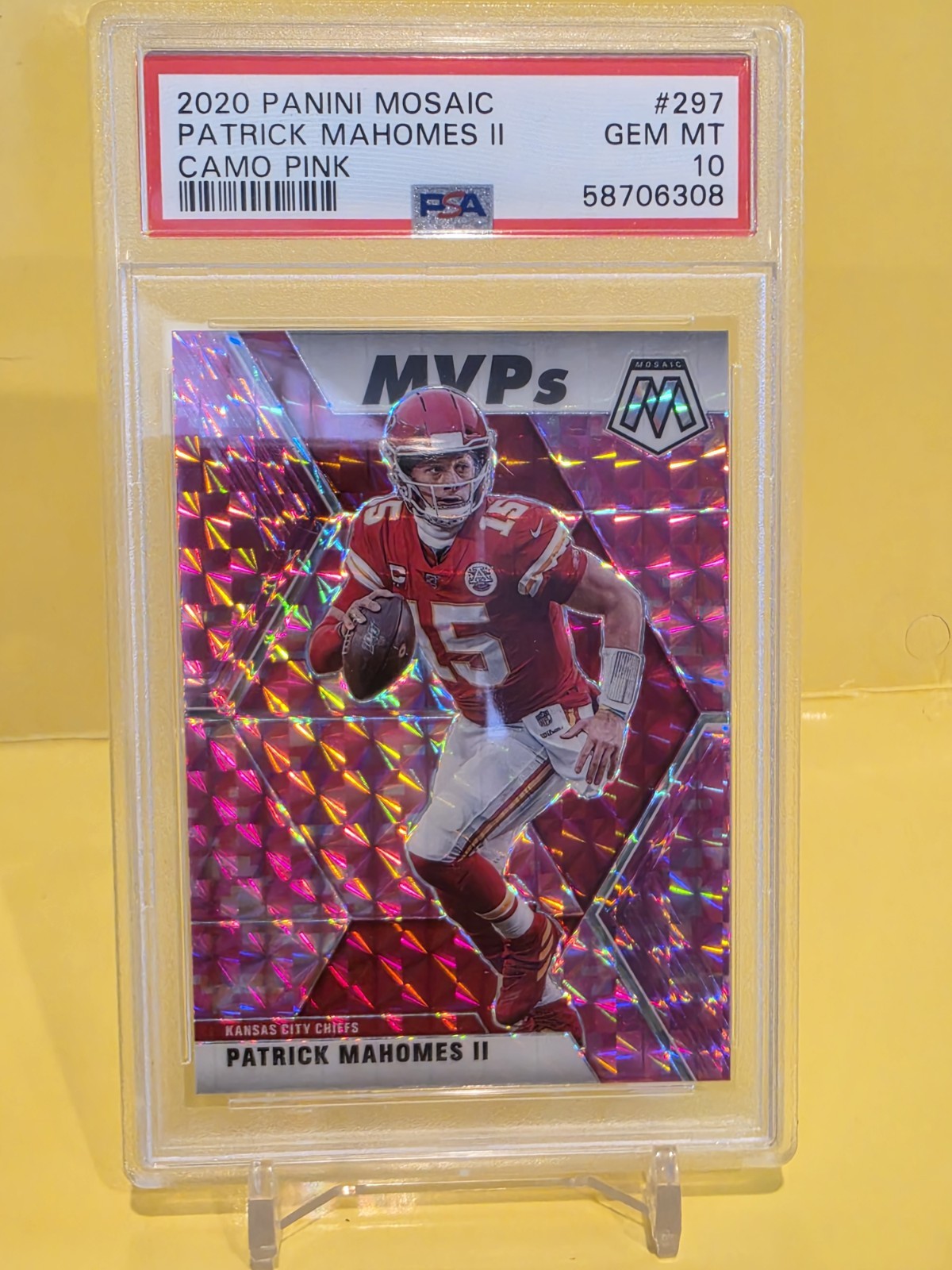 2020 PANINI MOSAIC MVPS PATRICK MAHOMES II CAMO PINK # 297 PSA GEM MINT 10