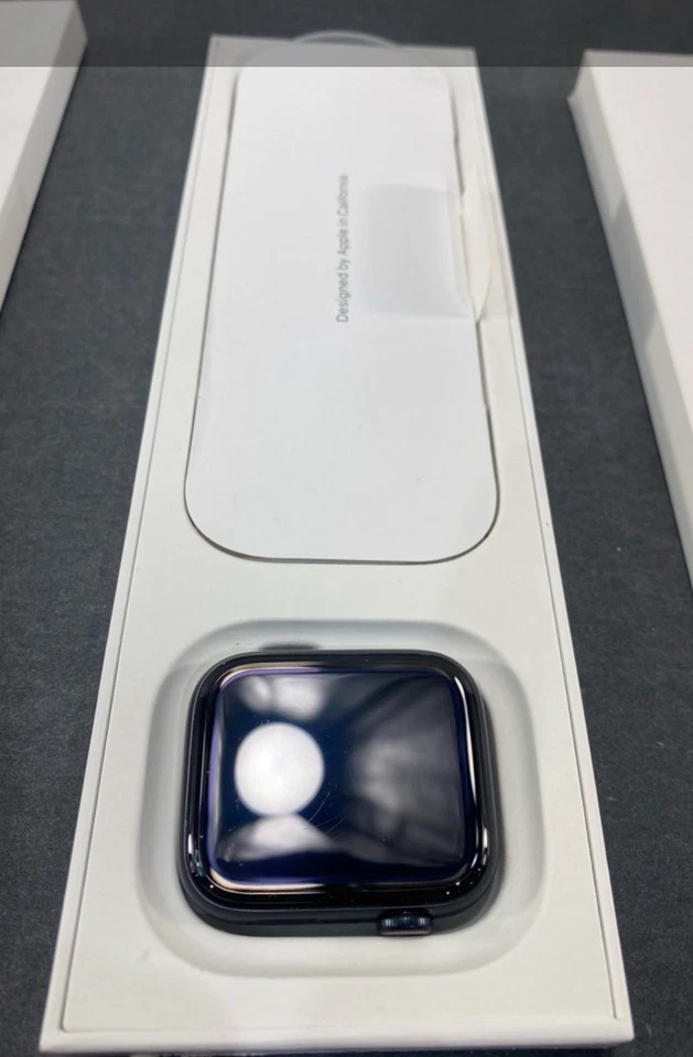 Apple Watch Series 9 GPS + CELLULAR 45MM Midnight Aluminum Case CHRISTMAS 🎄🎁 - Image 2 of 4