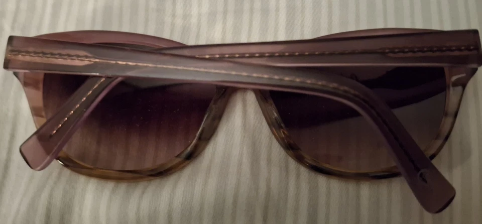 candies Cos 2024 Sunglasses In Col Lv-3 Size 54 - Image 2 of 3
