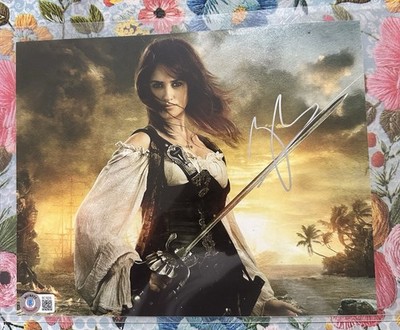 PENELOPE CRUZ Personally Signed 8x10 Photo With Beckett Pirates Caribbean Bek