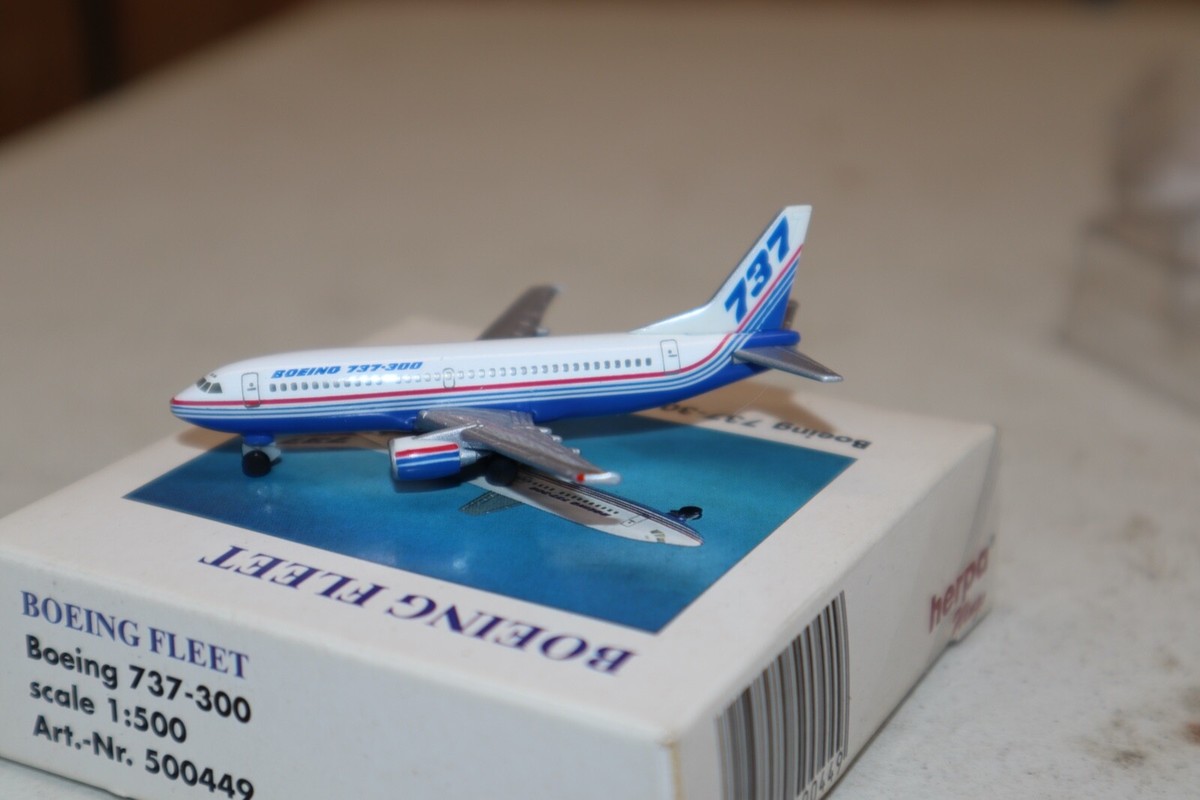 Boeing 737-300 Model Airplane Herpa Wings in Box 1:500