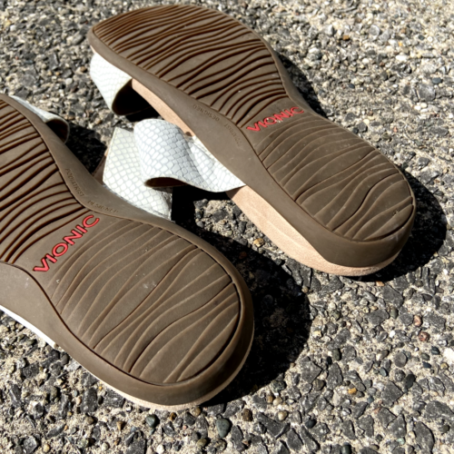 Vionic Randi Sandals Womens Sz 9.5 White Cream Leather Double Strap Flats Costal - Picture 8 of 8