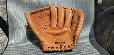 Vtg Regent Leather Kid's Baseball Glove - right handed - 5116 Super Scoop Pocket