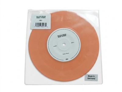 Olivia Dean - Baby Steps - Limited Edition Orange 7'' Vinyl Single Schallplatte 