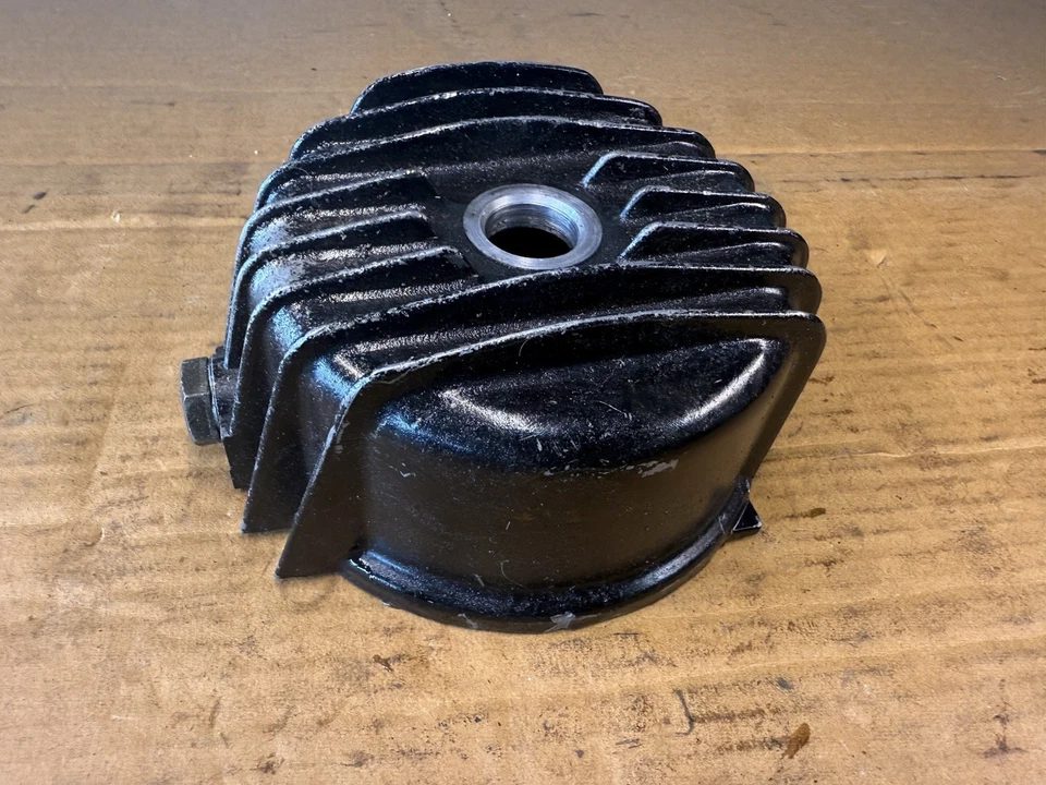 Carcaça de filtro de óleo Yamaha XS750 XS850 2H7-13447-00-00 usada - Imagem 3 de 4