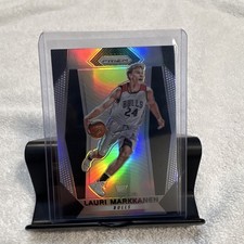 2017-18 Panini Prizm Silver Lauri Markkanen Chicago Bulls Rookie Card #247. rookie card picture