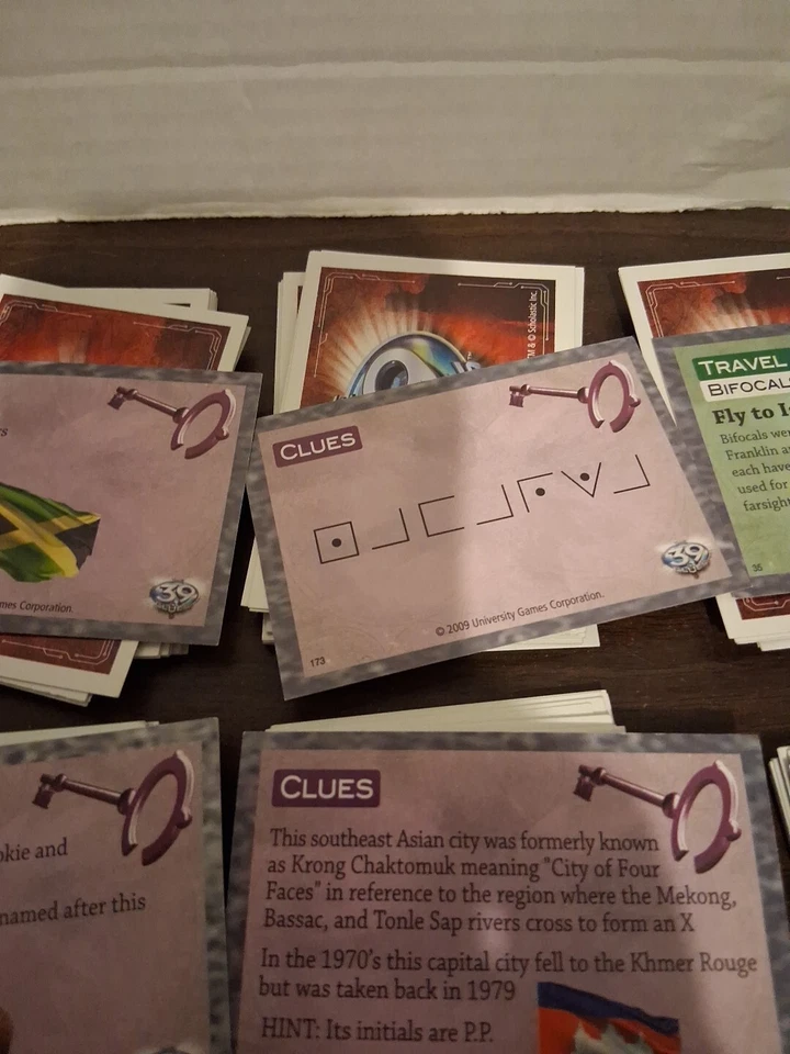 2009 University Games Scholastic THE 39 CLUES Board Game 198 CLUES Cards - Image 3 of 4