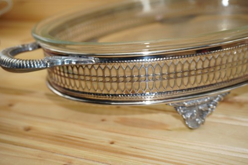 Bandeja para servir Sheffield plateada con plato de vidrio, 16 1/4" x 3 1/8" (G34) - Imagen 5 de 10
