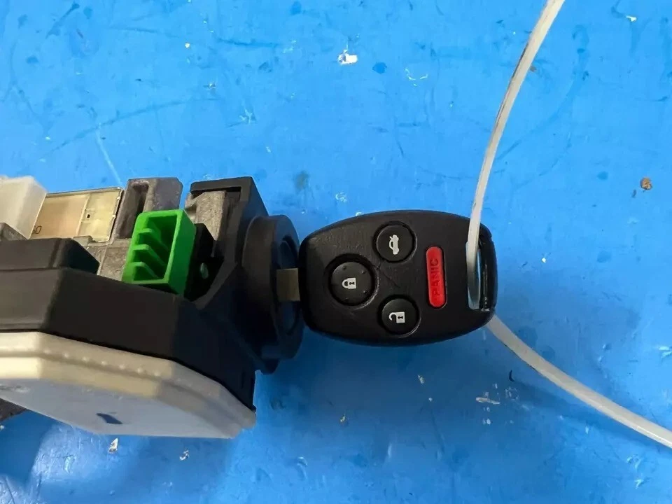 Interruptor de bloqueo de encendido Honda Pilot 2010 a 2014 con llave OEM 39730T2AA0 Foto 2 de 4