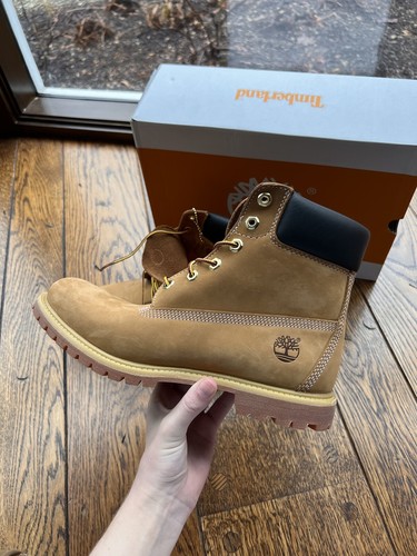 TIMBERLAND WOMEN'S 11 - 6\