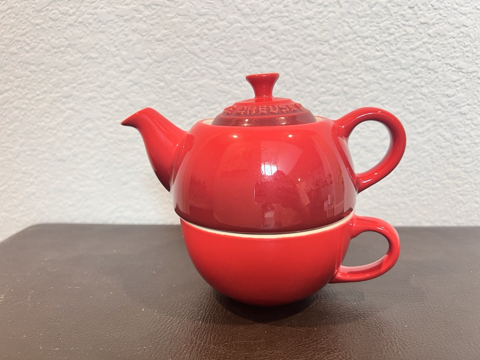 Le Creuset Tea for One Set - Tea Pot and Cup Cerise Red Stoneware - Pre owned
