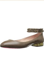 NIB Betsey Johnson Women's Cadddy Taupe Ballet Flat